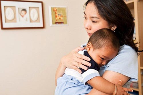 6 sai lầm khiến các ông bố bà mẹ rơi vào cảnh quot;ru mãi con không ngủquot; - 1