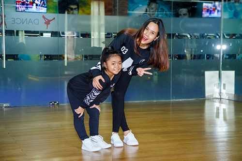 Lưu Hương Giang eo thon, nhảy sung ngỡ ngàng sau 3 tháng sinh con - 4