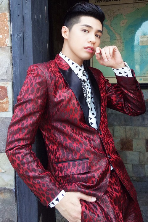 Noo Phước Thịnh quot;chu môiquot; thân thiết với Tóc Tiên trong hậu trường - 1