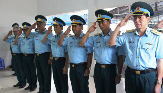 Thăng hàm thiếu úy cho phi công rơi máy bay L-39 - 4