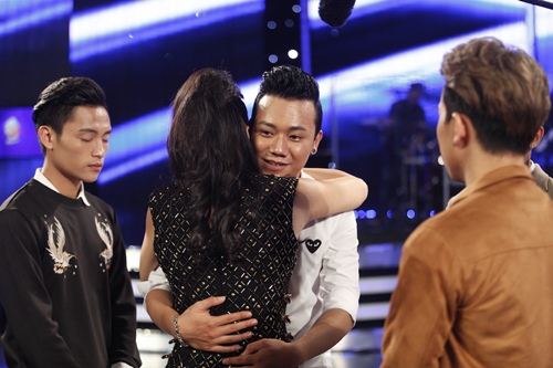 Vietnam Idol: Chàng trai quot;bún bòquot; khiến giám khảo tiếc nuối khi ra về - 7