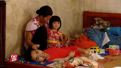 Nuôi con bại liệt, người phụ nữ đơn thân không có ngày thảnh thơi - 1