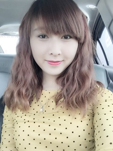 quot;Cô giáo cấp 1 xinh đẹp kiếm trăm triệuquot; khoe giọng hát ngọt ngào trong ngày cưới - 1