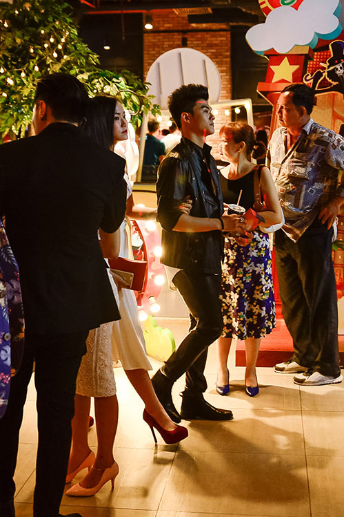 Hậu ly hôn, Lâm Vinh Hải và vợ vẫn sóng đôi đi xem phim - 1