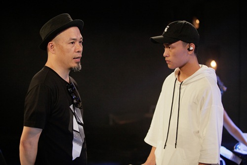 Diva Mỹ Linh xinh đẹp đi dạy hát cho thí sinh Vietnam Idol - 16