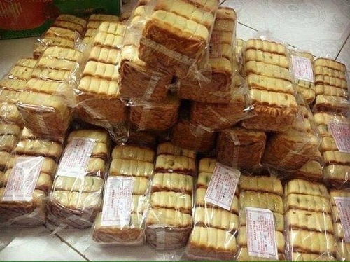 Bánh Trung thu nướng giá siêu rẻ 4.000 đồng được bán online tràn lan - 2