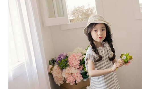 Những kiểu tóc đẹp ngày khai giảng cho bé gái các mẹ đừng quên - 1
