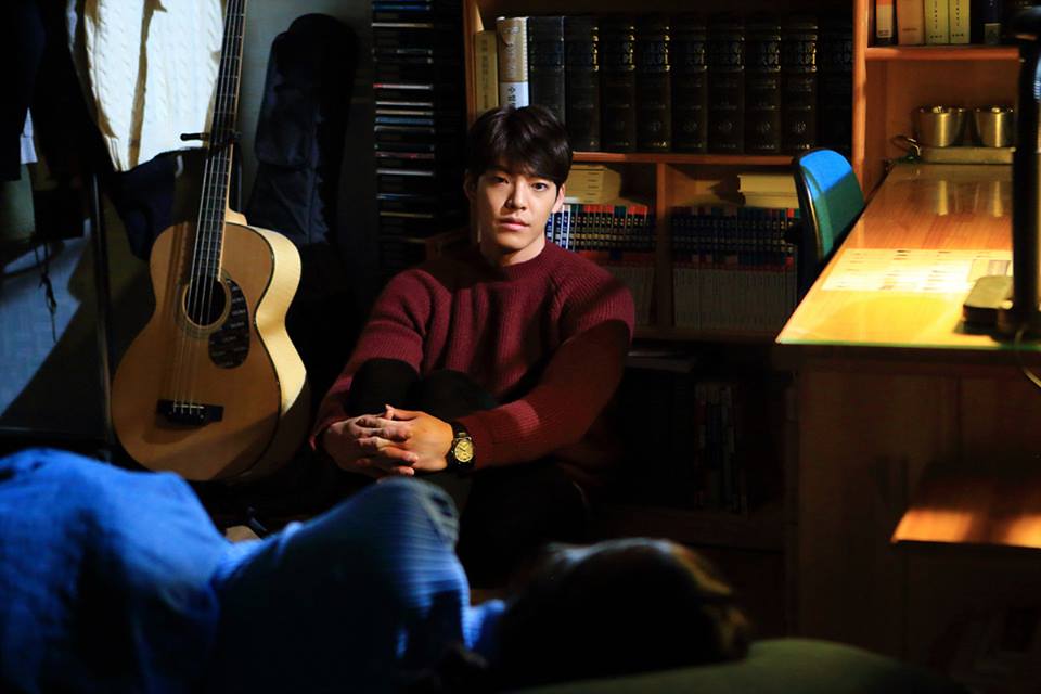 quot;Yêu không kiểm soát” tập 17: Suzy vô tư ôm bạn trai ngủ suốt đêm - 3