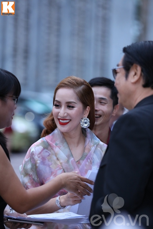 Khánh Thi rạng ngời xuất hiện tại đám cưới quot;tình cũquot; Chí Anh và vợ 18 tuổi - 8