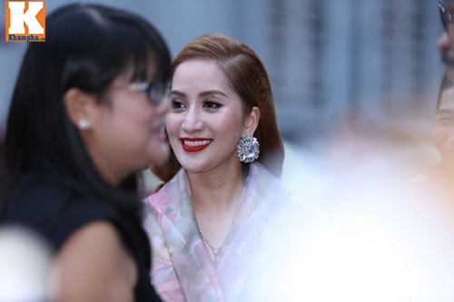 Khánh Thi rạng ngời xuất hiện tại đám cưới quot;tình cũquot; Chí Anh và vợ 18 tuổi - 9