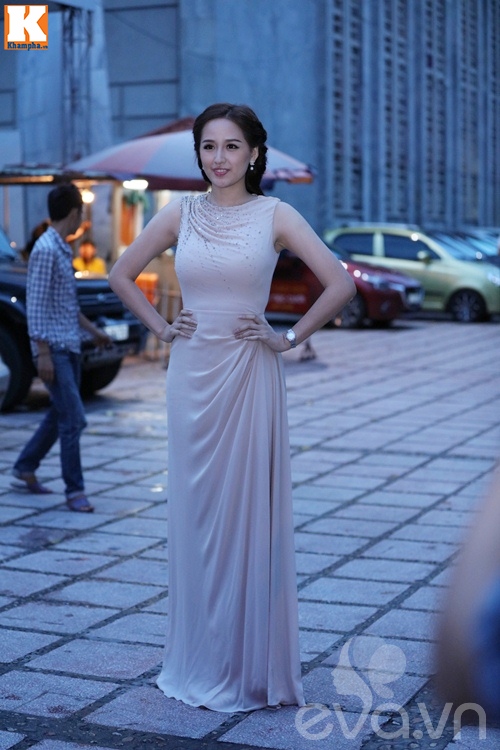 Khánh Thi rạng ngời xuất hiện tại đám cưới quot;tình cũquot; Chí Anh và vợ 18 tuổi - 11