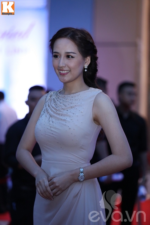 Khánh Thi rạng ngời xuất hiện tại đám cưới quot;tình cũquot; Chí Anh và vợ 18 tuổi - 14