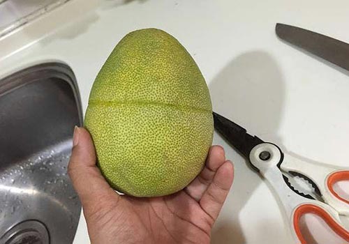Hóa ra, bưởi còn có cách gọt vỏ tuyệt hay này! - 1
