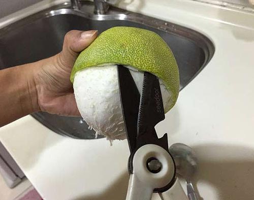 Hóa ra, bưởi còn có cách gọt vỏ tuyệt hay này! - 3