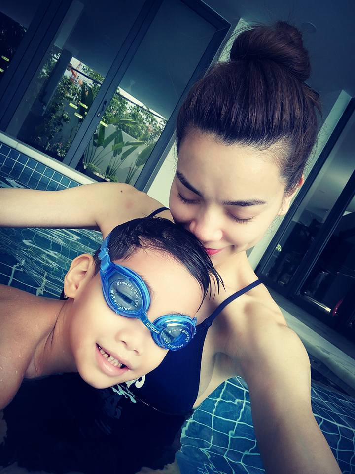 Chuyện bảo vệ con của bà mẹ Vbiz: Kẻ quot;đối đầuquot; dư luận, người âm thầm giấu đi - 2