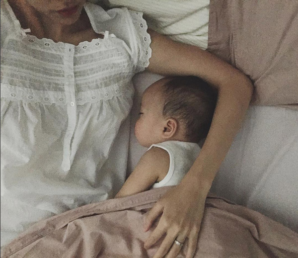 Chuyện bảo vệ con của bà mẹ Vbiz: Kẻ quot;đối đầuquot; dư luận, người âm thầm giấu đi - 12