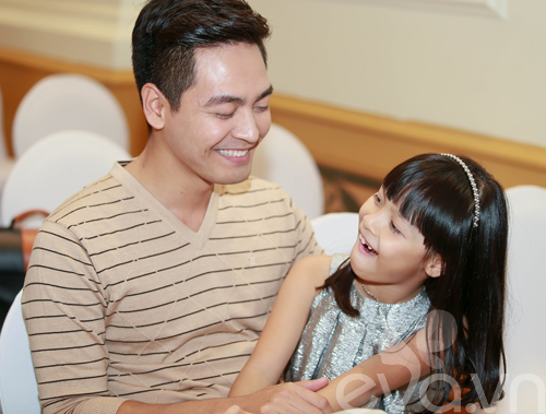 MC Phan Anh vừa buồn, vừa lo khi quot;tiểu thưquot; đầu lòng mỗi ngày một lớn - 1