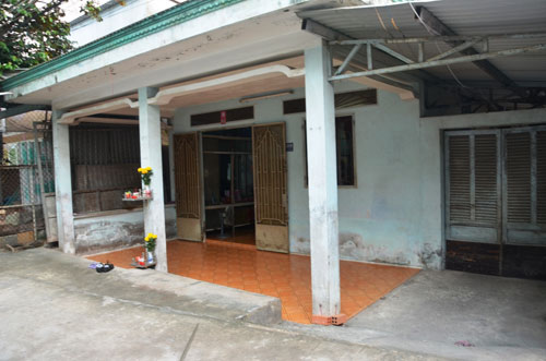Đang lo đám tang cho anh, bị người lạ xông vào đâm chết - 1