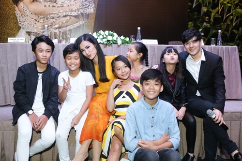 Đông Nhi làm liveshow đầu tiên sau 8 năm vào showbiz - 8