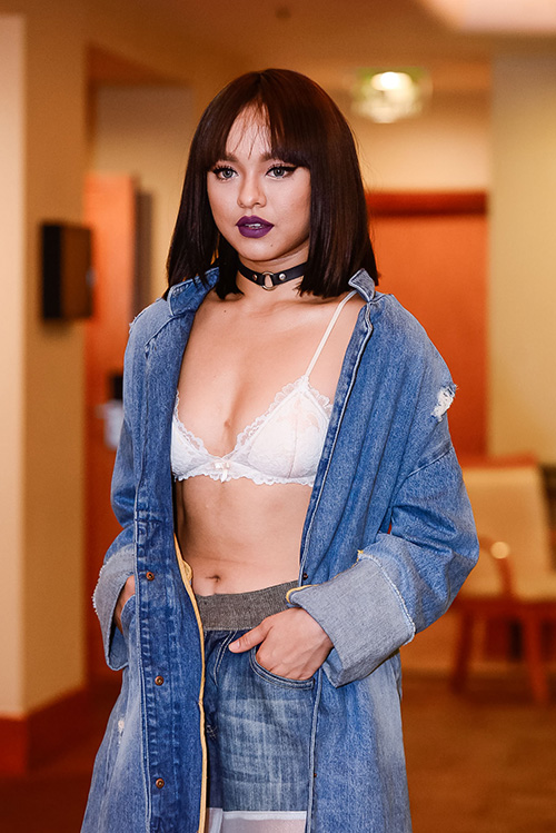 Mai Ngô gây choáng khi khoe nội y tại họp báo Elle Show - 7