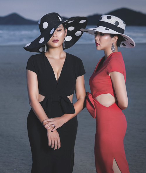 Thời trang công sở chất lừ của hai quý cô quot;song sinhquot; - 3