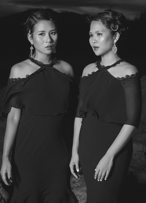 Thời trang công sở chất lừ của hai quý cô quot;song sinhquot; - 2