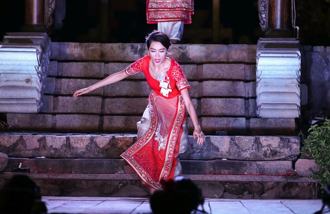 Sao Việt nhiều lần quot;muối mặtquot; vì vồ ếch do giày cao gót - 1