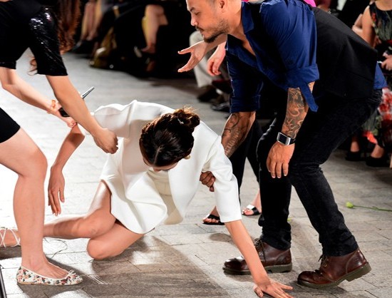 Sao Việt nhiều lần quot;muối mặtquot; vì vồ ếch do giày cao gót - 2