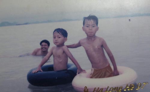 Loạt ảnh ngày bé xinh xắn của 2 ứng cử viên Quán quân Vietnam Idol - 16