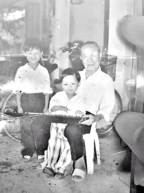 Loạt ảnh ngày bé xinh xắn của 2 ứng cử viên Quán quân Vietnam Idol - 11