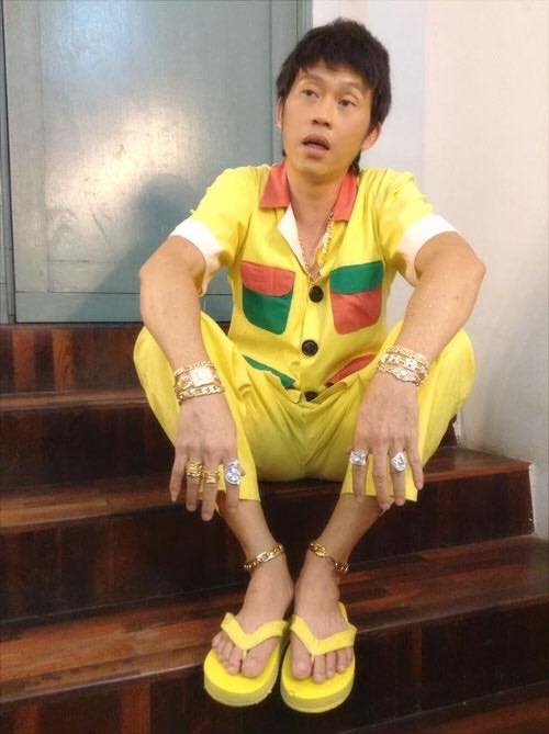 Hình ảnh đeo vàng lúc lỉu và lời đáp trả của Việt Hương khi gặp quot;Thánh từ thiệnquot; chỉ trích mình - 3