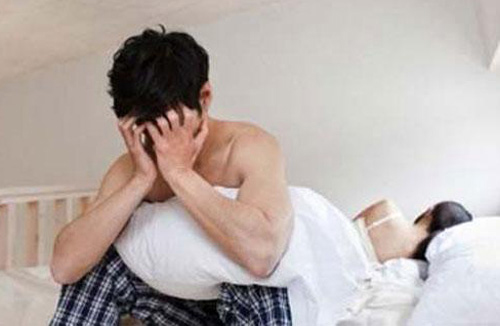 Mỗi đêm, tôi đều nặng lòng bất lực nhìn vợ quay đi khóc thầm - 1