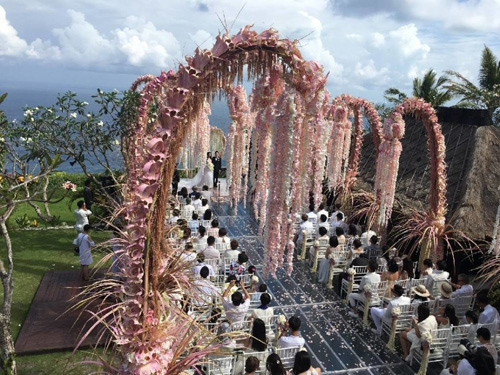 Muôn kiểu trang trí đám cưới như trong truyện cổ tích của sao Hoa ngữ - 2