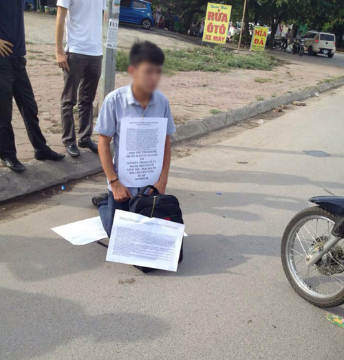 Những màn quỳ gối giữa đường xin lỗi người yêu gây sốc - 7