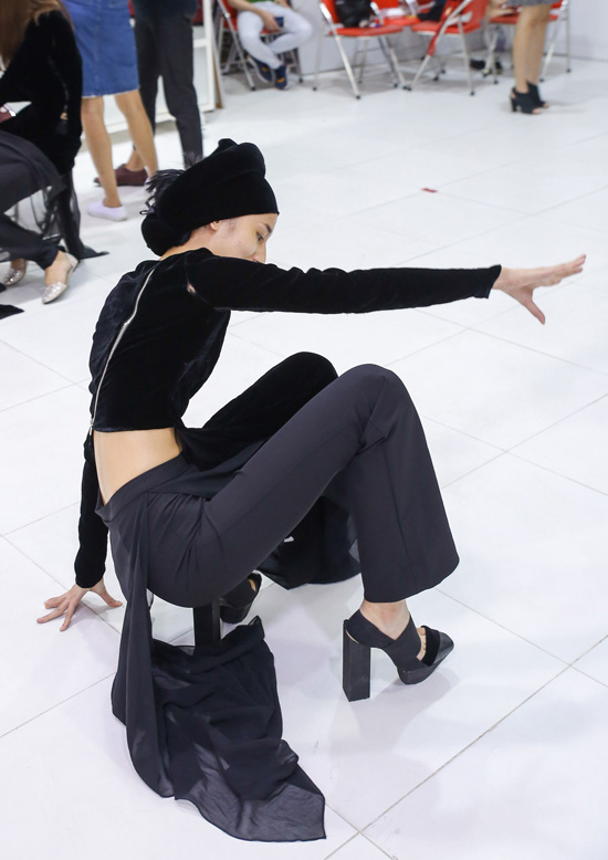 Sao Việt nhiều lần quot;muối mặtquot; vì vồ ếch do giày cao gót - 8