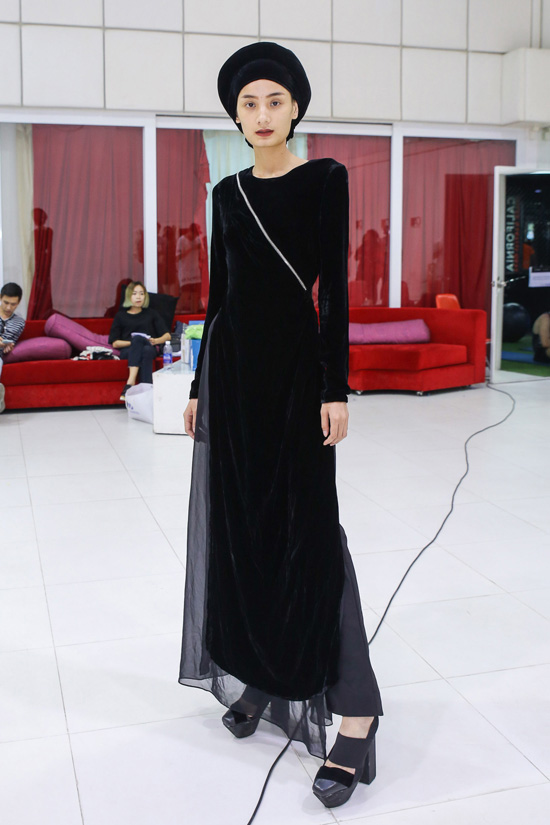 Sao Việt nhiều lần quot;muối mặtquot; vì vồ ếch do giày cao gót - 7