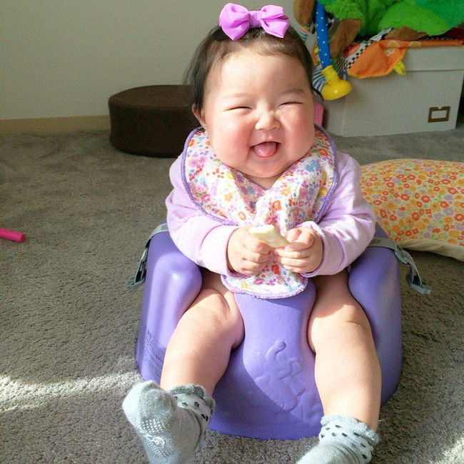 Cô bé quot;vừa ngủ, vừa ănquot; khiến nhiều người quot;thèm con gáiquot; - 14