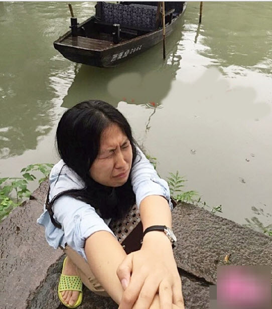 Chàng trai lôi bạn gái lê lết khắp thế gian gây quot;bãoquot; - 6