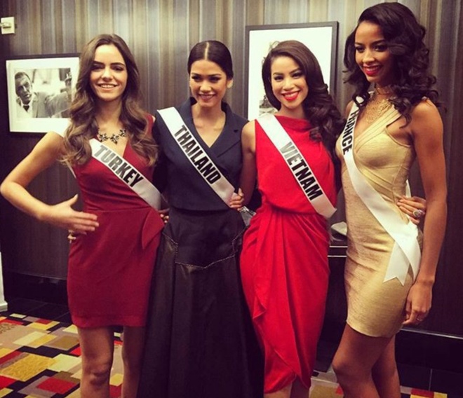 Tiết lộ bí quyết giúp Phạm Hương chiếm ngôi nữ hoàng thảm đỏ - 3