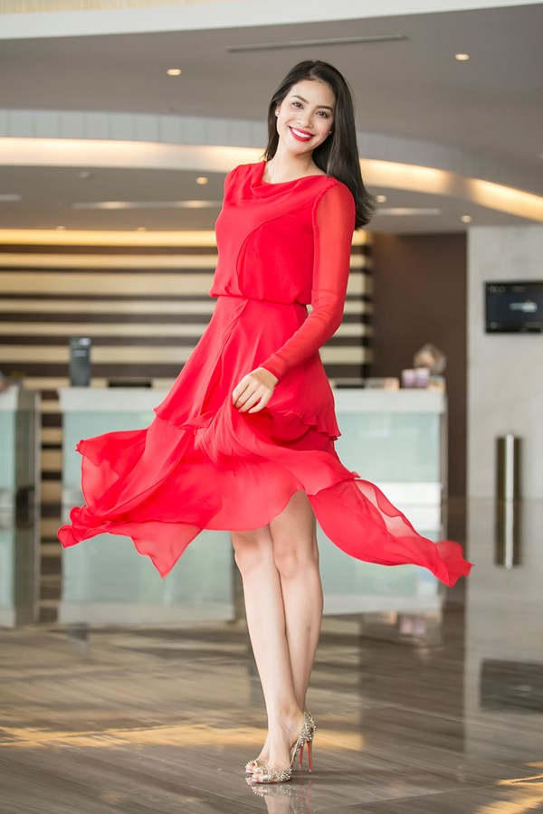 Tiết lộ bí quyết giúp Phạm Hương chiếm ngôi nữ hoàng thảm đỏ - 17