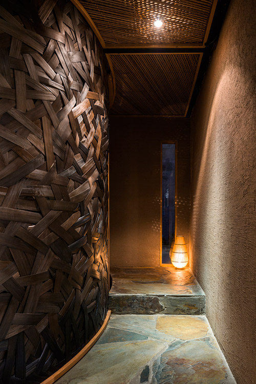 Nhà hàng độc đáo giữa trung tâm Hà Nội lên báo Mỹ - 7