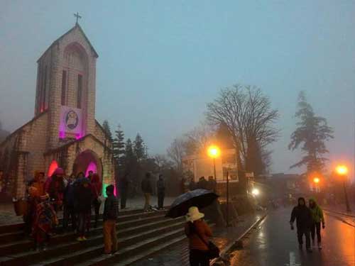 Sa Pa bất ngờ chuyển lạnh, 13 độ C - 1