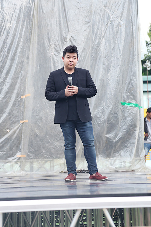 Nhật Tinh Anh trẻ trung, đối lập Quang Lê trầm ngâm khi tập luyện - 1