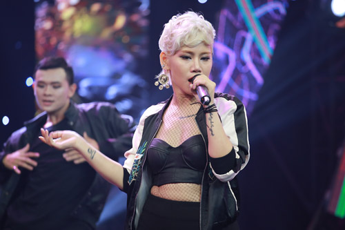 Tóc Tiên xinh đẹp bên cạnh quot;bạn trai tin đồnquot; trong đêm Chung kết Tài Năng DJ - 7