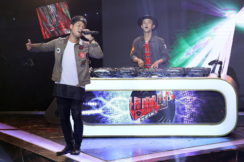 Tóc Tiên xinh đẹp bên cạnh quot;bạn trai tin đồnquot; trong đêm Chung kết Tài Năng DJ - 4