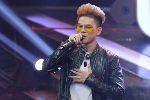 Tóc Tiên xinh đẹp bên cạnh quot;bạn trai tin đồnquot; trong đêm Chung kết Tài Năng DJ - 10