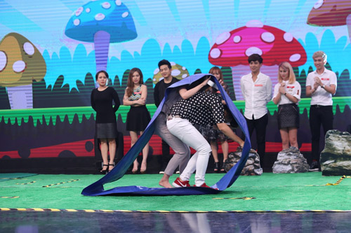 Không phải Bảo Anh, Hồ Quang Hiếu dẫn cô gái trẻ đẹp đi gặp Trấn Thành, Việt Hương - 9