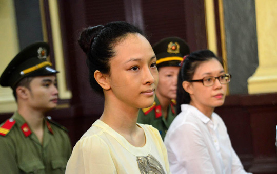 Kiến nghị làm rõ quot;hợp đồng tình dụcquot; của hoa hậu Phương Nga - 1