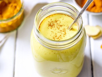 Lấy tinh bột nghệ hòa lẫn với thứ này da sẽ trở nên căng mịn như gái 18