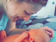 Làm mẹ - Bé sơ sinh tử vong vì mẹ ngủ quên khi đang cho bú